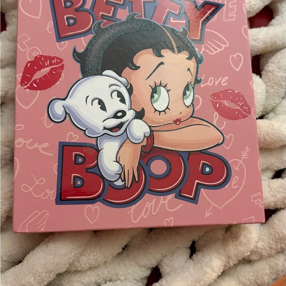 Betty Boop Lip Gloss Set - Picture 3 of 4